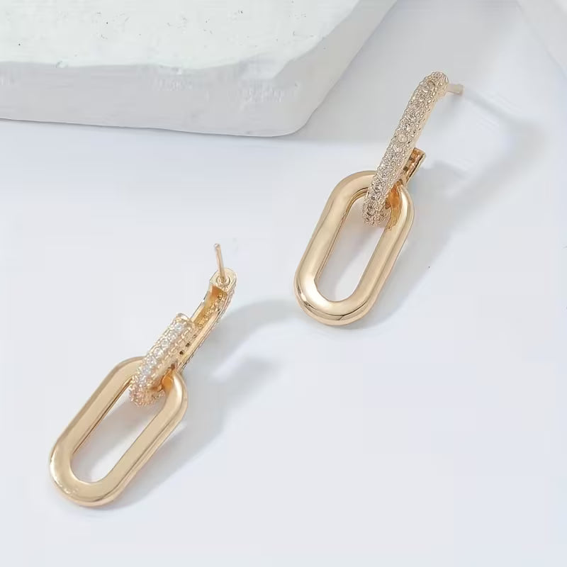 Aretes dorados tipo Cadena