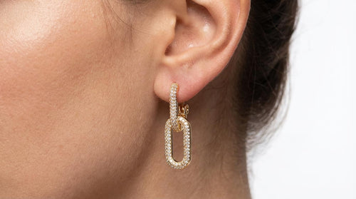 Aretes dorados tipo Cadena