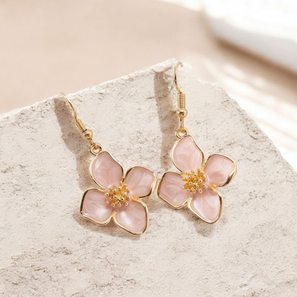 Aretes Bohemios y Minimalistas con Diseño Floral