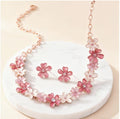 Set Floral Rosa – Collar y Aretes con Acabado en Oro de 18K