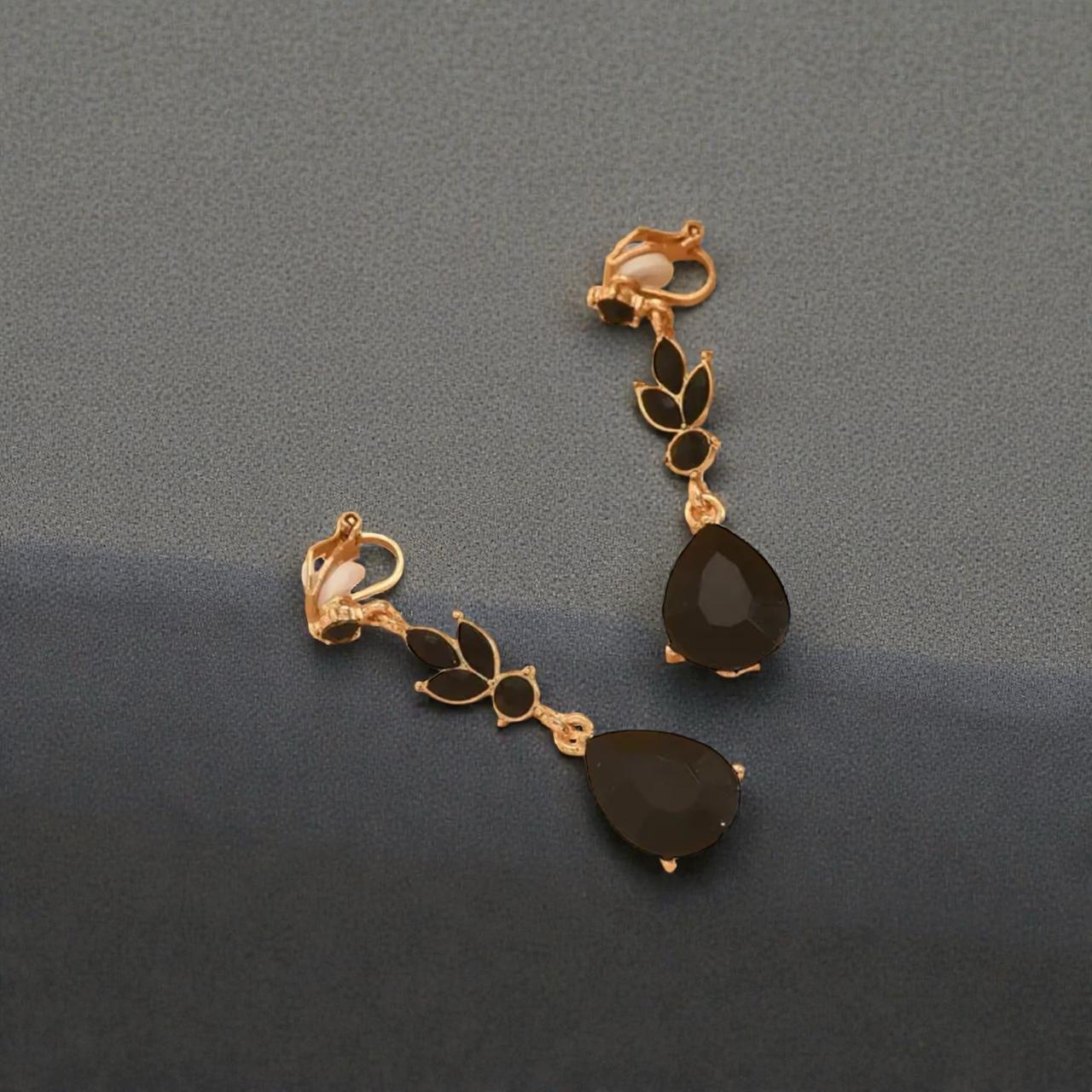 Pendientes Clip-On Elegantes con Gotas Negras