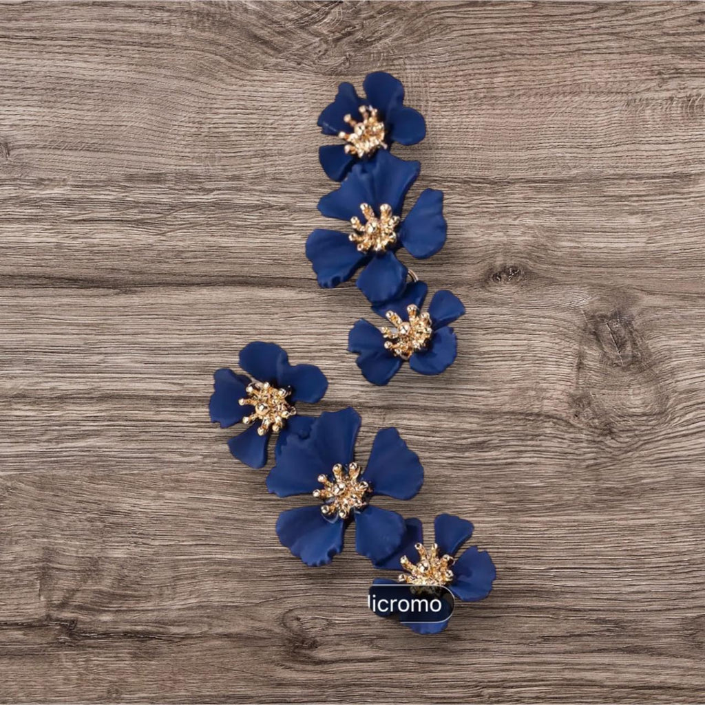 Pendientes Florales en Capas – Azul Real