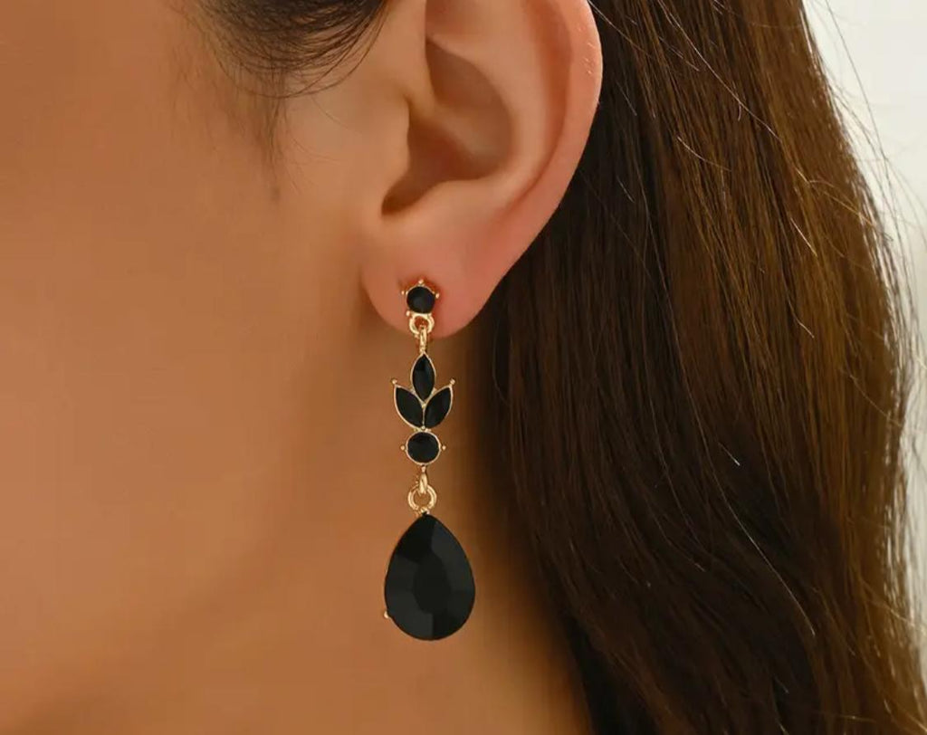 Pendientes Clip-On Elegantes con Gotas Negras