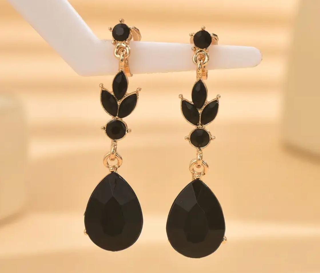 Pendientes Clip-On Elegantes con Gotas Negras