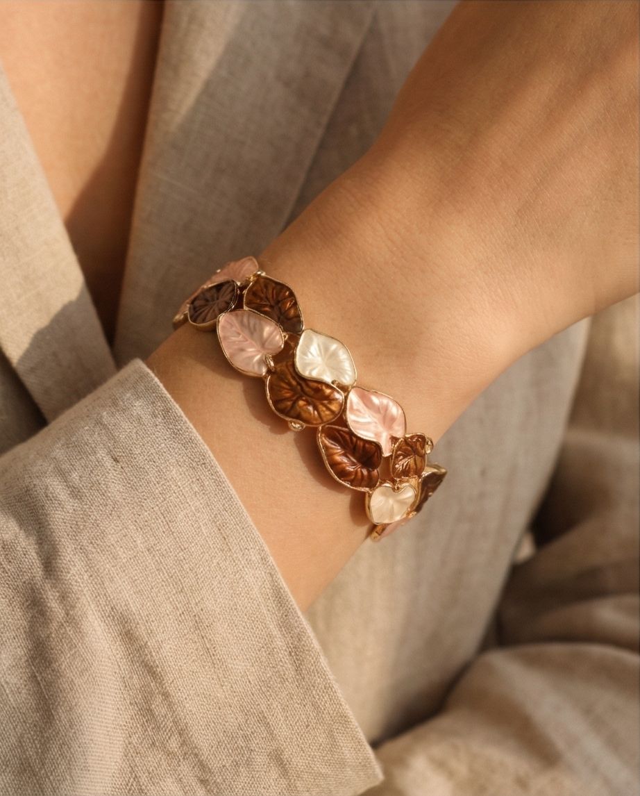 Pulsera Elegante de Inspiración Vintage con Diseño de Hoja